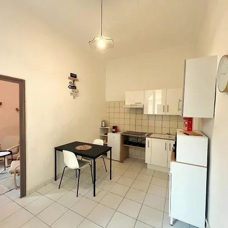 Apartmán T2 Proche Centre Nîmes